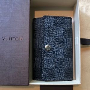 ✅✅✅ item has SOLD - Louis Vuitton 6 Key